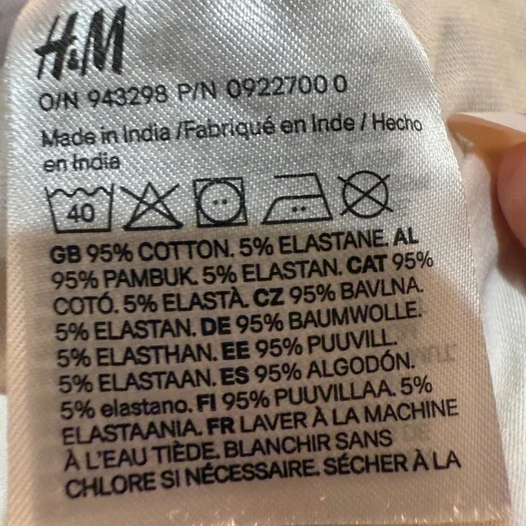 H&M Girls Long-sleeved Tops Unicorn and Hello Kitty Design Size 5T - Picture 7 of 9